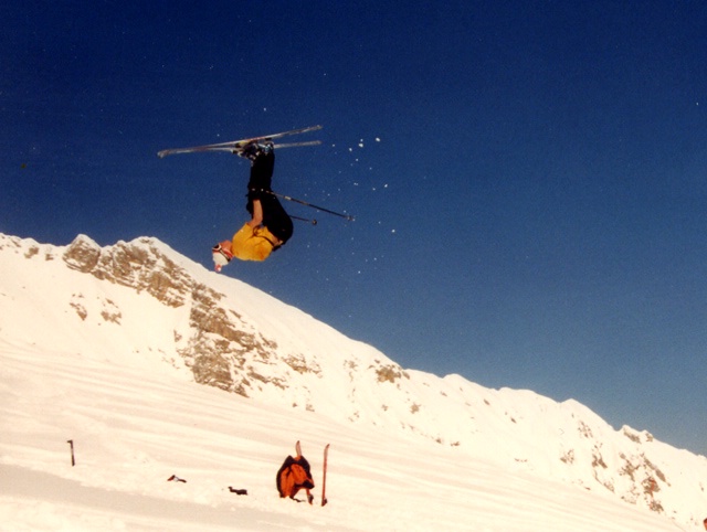 Telemarker: Micha Ewald <br> Foto: Peter Hutzler <br> Location: Zugspitze <br> Date: March 2000