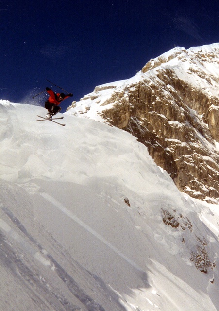 Telemarker: Micha Ewald <br> Foto: Peter Hutzler <br> Location: Zugspitze <br> Date: March 2000