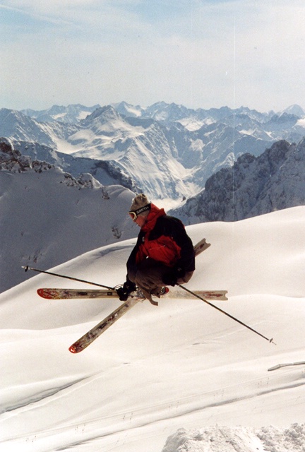 Telemarker: Micha Ewald <br> Foto: Uwe Penteker <br> Location: Zugspitze <br> Date: March 2002