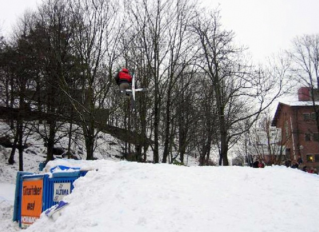 Telemarker: Micha Ewald <br> Foto: Mathias Reman <br> Location: Chalmers Student Union, Gteborg, Sweden <br> Date: Jan 2004