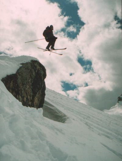 Telemarker: Uwe Penteker <br> Foto: Dominique Vela <br> Location: Zugspitze <br> Date: April 2001