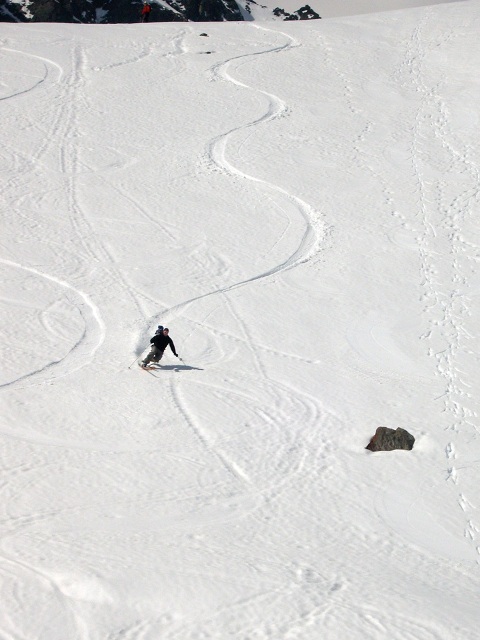 Telemarker: Michael Ewald <br> Foto: Doffa <br>Descending from the Chlein Schwarzhorn, Flelapass, Switzerland - April 2007