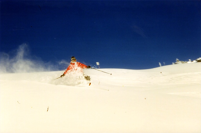 Telemarker: Peter Hutzler <br> Foto: Micha Ewald <br> Location: Zugspitze <br> Date: Dec 1999