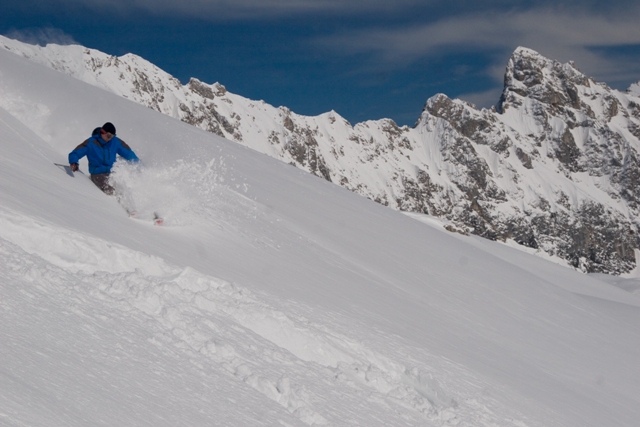 Skier: Nicolas Wiesenthal<br> Foto: Micha Ewald <br>Zugspitze, Bavaria - March 2008