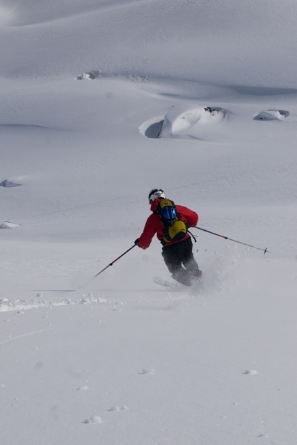Telemarker: Staffan Sahlin <br> Foto: Michael Ewald <br>Descending the lplikar, somewhere around Davos, Switzerland - March 2007