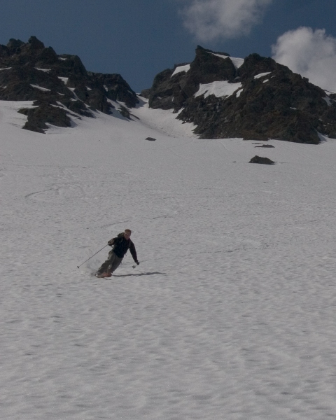 Telemarker: Michael Ewald <br> Foto: Staffan Sahlin<br>Descending from the Chlein Schwarzhorn, Flelapass, Switzerland - April 2007