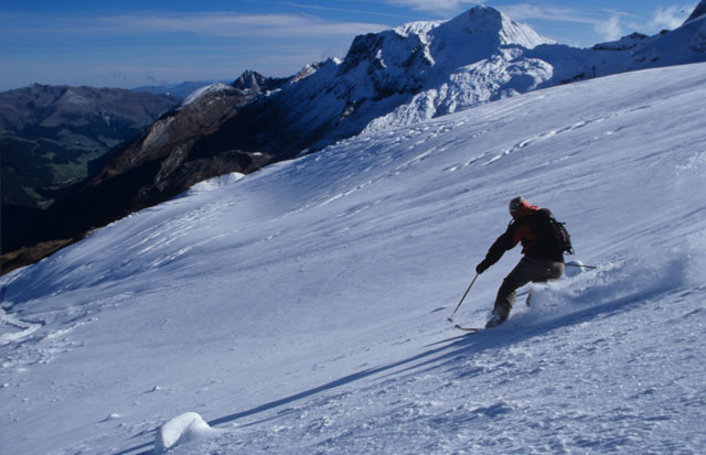 Telemarker: Micha Ewald <br> Foto: Peter Hutzler <br> Location: Hintertux, Austria <br> Date: Oct 2005