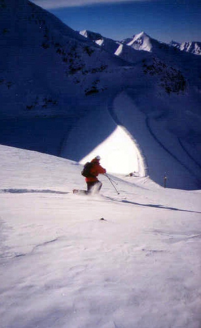 Telemarker: Peter Hutzler <br> Foto: Mirjam Hempel <br> Location: Kuehtai <br> Date: Feb 2003