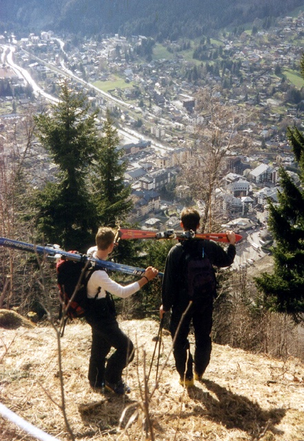 Descending from Plan d' Aiguille du Midi<br>Foto: Micha Ewald <br> Location: Chamonix, France <br> Date: April 2000